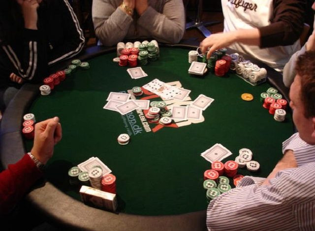 Tổng hợp 10 mẹo chơi Poker giỏi từ các cao thủ hàng đầu