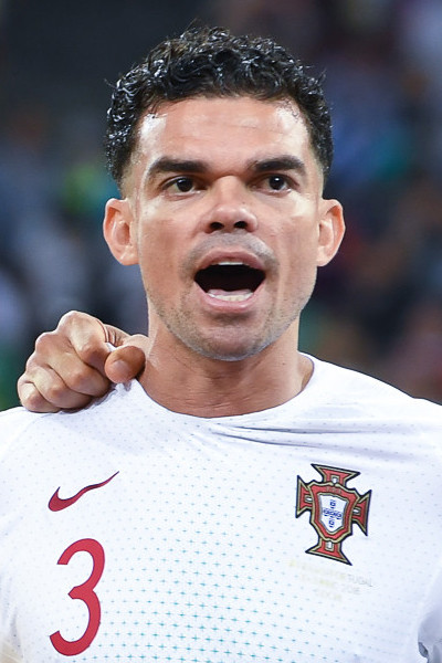 Pepe ám chỉ trọng tài Argentina cố tình loại Bồ Đào Nha